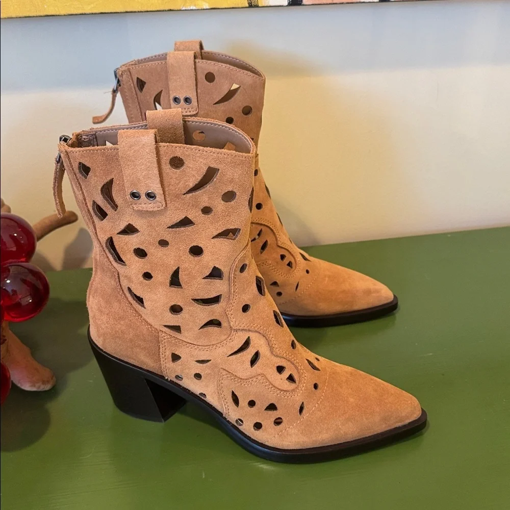 Dolce Vita 🎉Hp🎉NWOT tan bootie’s - Picture 3 of 8